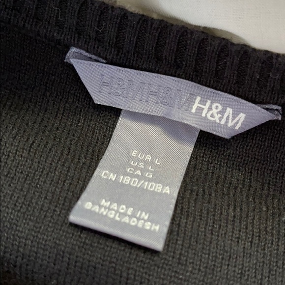 H&M V-Neck Sleeveless Sweater Vest Black - Picture 3 of 3